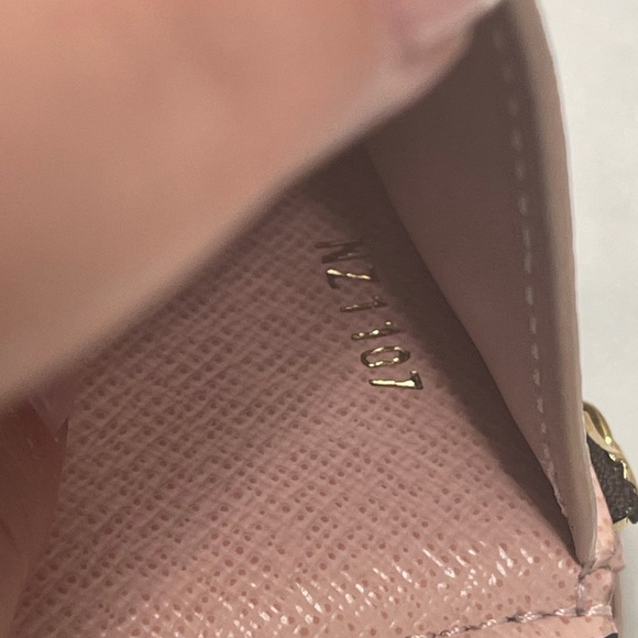 Authentic Louis Vuitton Victorine Wallet - Picture 4 of 11